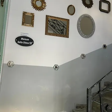 Maison Salita Chiesa 18 ポルト・エンペードクレ